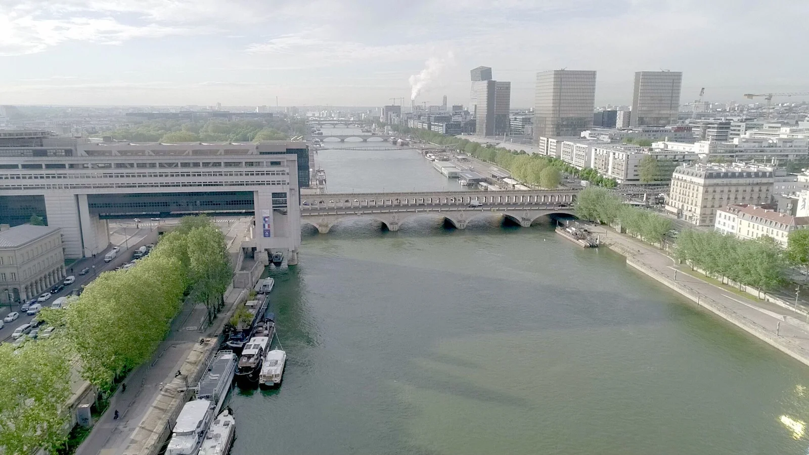 L'Olivia Houseboat